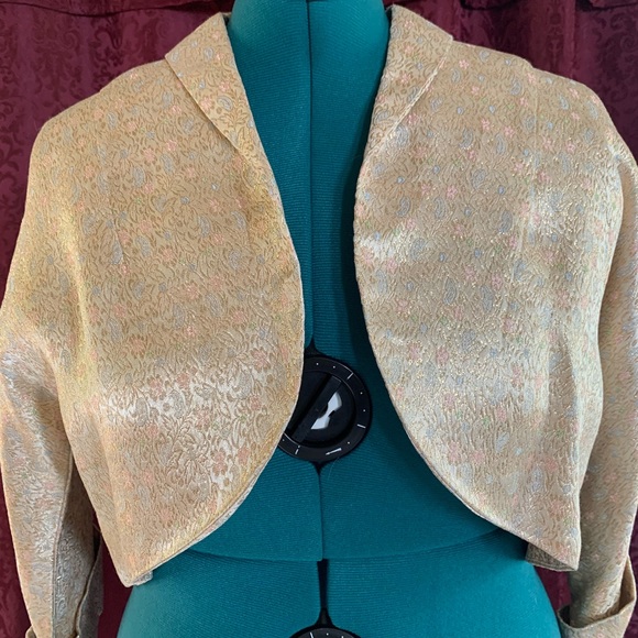 Vintage Bolero Jacket Gold Brocade size Large (-ish?) - Picture 2 of 9